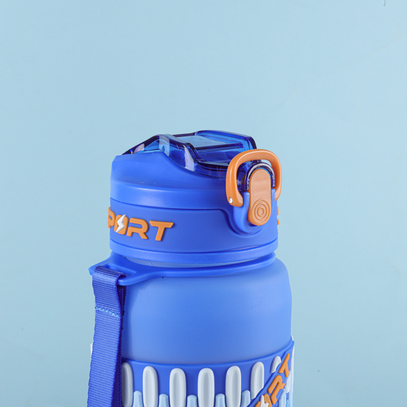 270-1 and 271-1 Gradient sports water bottle image 2