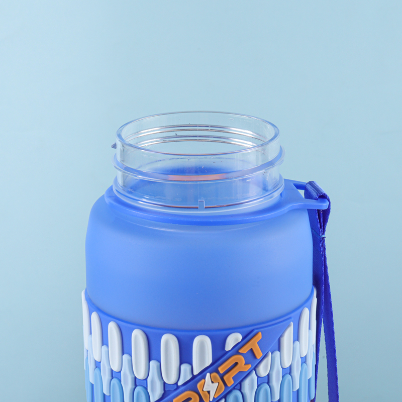 270-1 and 271-1 Gradient sports water bottle image 4